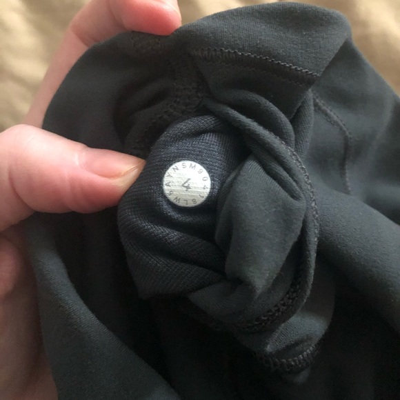 EUC Lululemon Align Leggings Size 4 Melanite 28” - Picture 11 of 11